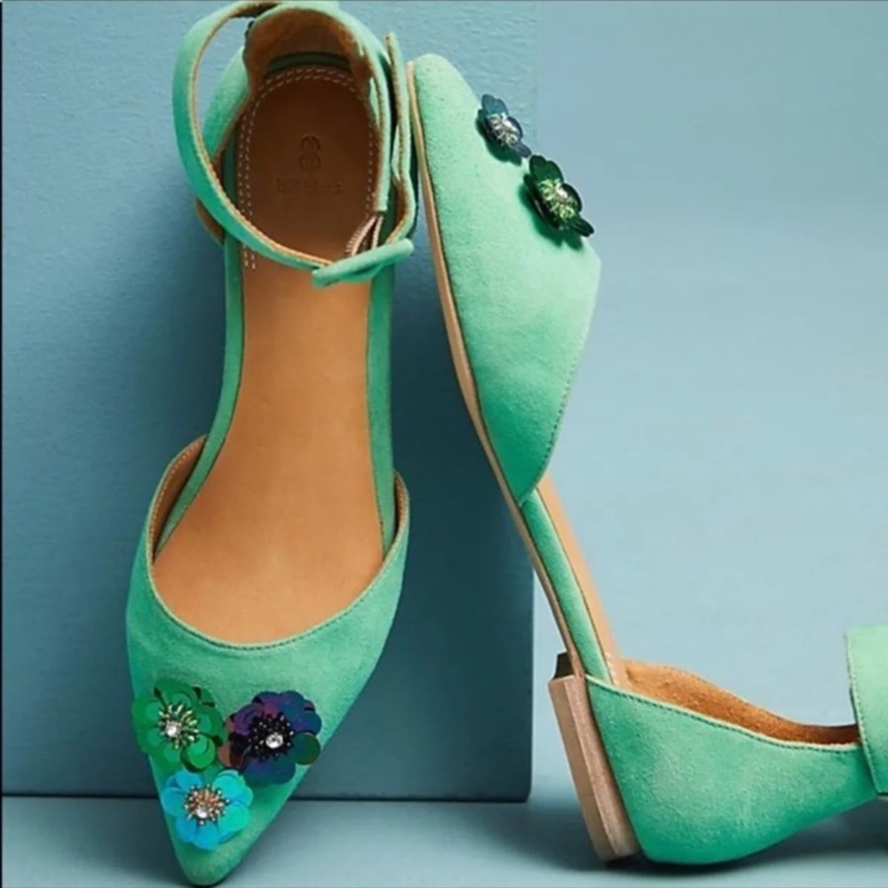 🆕NIB Bill Blass embellished green suede flats